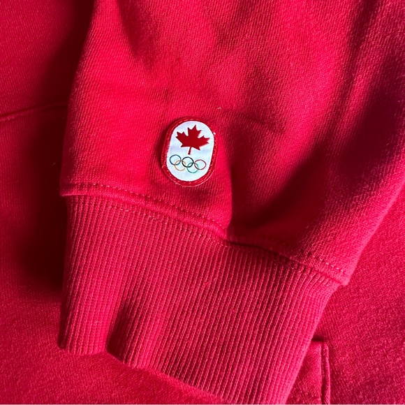 2014 Olympics Canada 🇨🇦women zip up hoodie. Exclusive to Hudson’s Bay - Picture 3 of 4